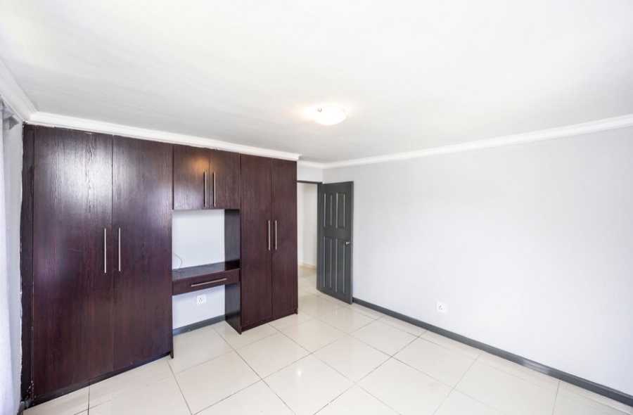 4 Bedroom Property for Sale in Sunnyridge Eastern Cape